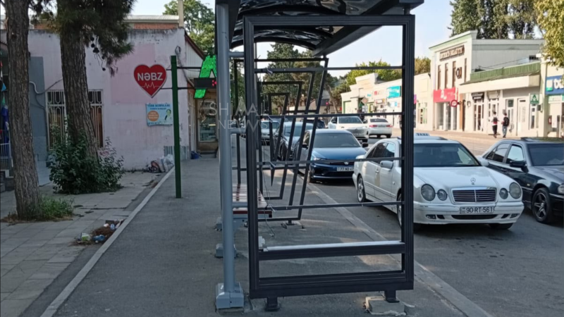 Xaçmaz və Xudatda yeni avtobus dayanacaqları quraşdırılır