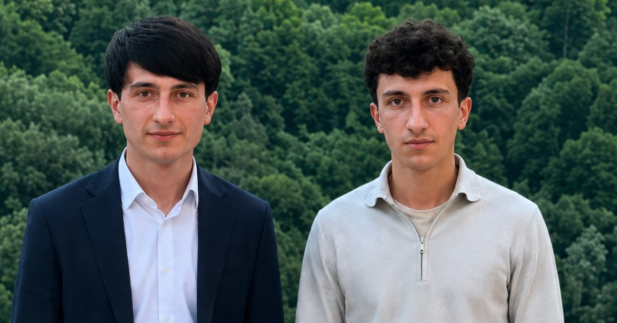 Qaxlı əkiz qardaşlar da tələbə oldular