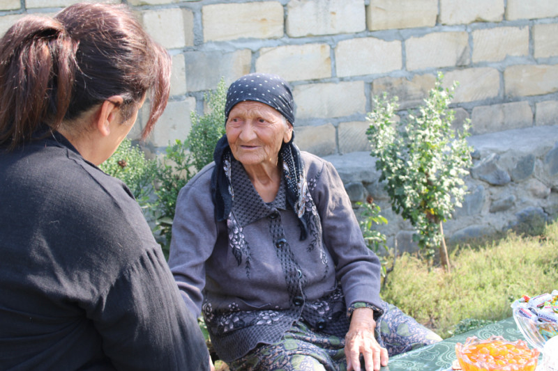 122 yaşlı zaqatalalı Rubeydə nənə: Gəlinim mənim nəfəsimdir