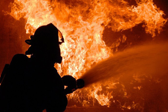 Zaqatalada ev yanıb