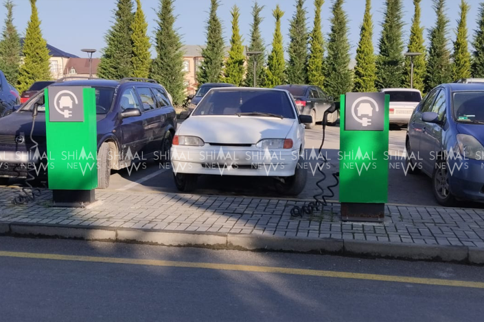 Qubada elektrikli avtomobillərin şarj yeri zəbt olunur - FOTO