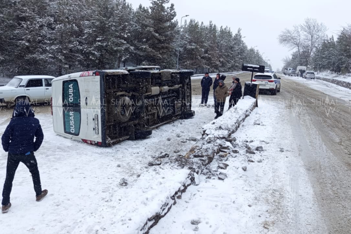 Quba-Qusar avtobusu aşıb - FOTO