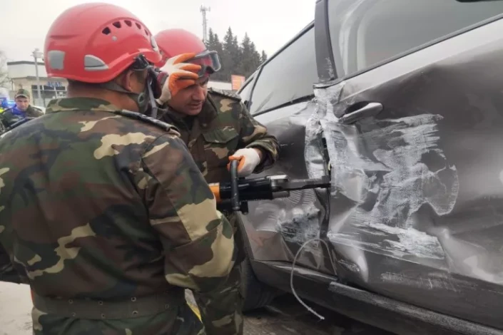 Xaçmazda AĞIR QƏZA: Yaşlı qadın avtomobildə sıxılı qaldı