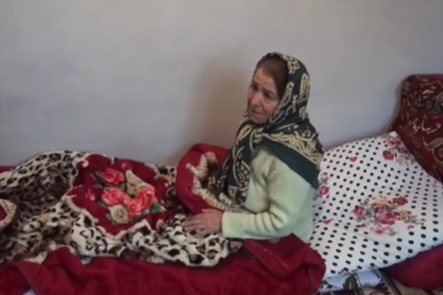 Danışıb, yaza bilmədiyi üçün bankdan kartını ala bilmir