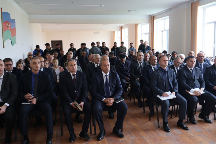 Hiloba sakinləri çətinliklərindən danışdılar