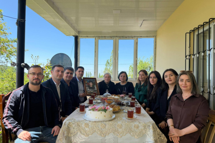 Azərbaycanın ən gənc Milli Qəhrəmanının ailəsi ziyarət olunub