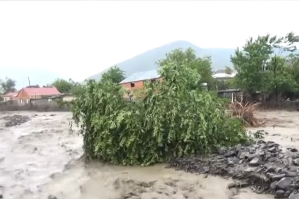 Sel Balakəndə həyatı iflic etdi