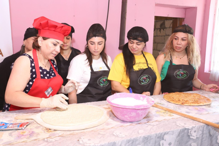Qubada qədim çörəyin hazırlanması üzrə master-klass keçirilib