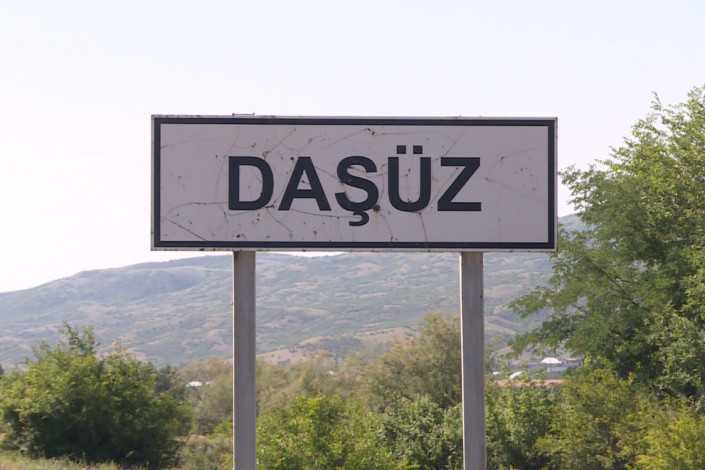 Şəkidə 30 ildir təmir üzü görməyən yol: Sakinlər narazıdır