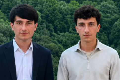 Qaxlı əkiz qardaşlar da tələbə oldular