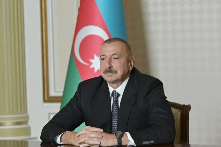 Prezident bir qrup neft sənayesi işçisini təltif edib - SƏRƏNCAM