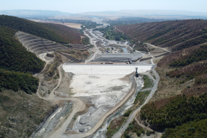 Qəbələdə 17,5 milyon kubmetrlik su anbarı tikilir