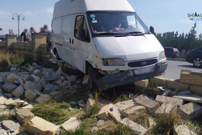 Qubada "Transit" maneəyə çırpılıb