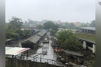 Xudatda bazarın yolları yararsız vəziyyətdədir
