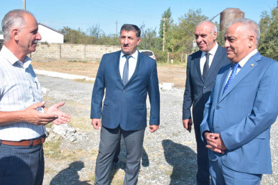 Quba: rayon rəhbərliyi Bağbanlıda tikilən yeni məktəbdə olub