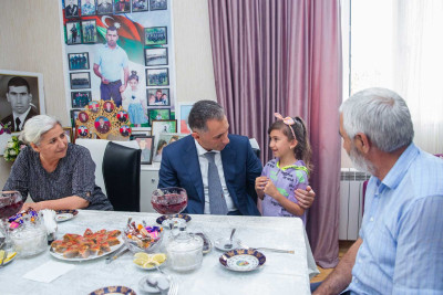Quba: nazir Rəşad Nəbiyev şəhid ailəsinin qayğıları ilə maraqlanıb