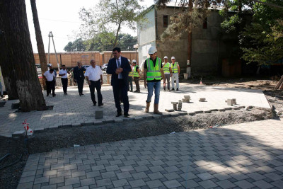 Xaçmaz: icra başçısı Nizami Gəncəvinin adını daşıyan parkda aparılan işlərlə tanış olub