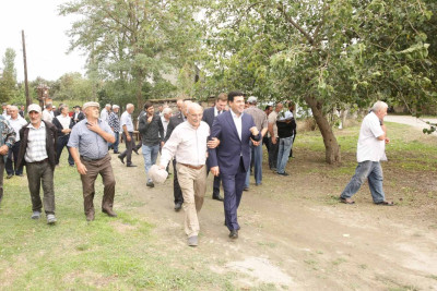 Xaçmaz: icra başçısı Moruqoba sakinləri ilə görüşüb