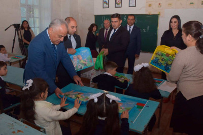 Quba: icra başçısı yeni tədris ilinə başlayan şagirdlərlə görüşüb