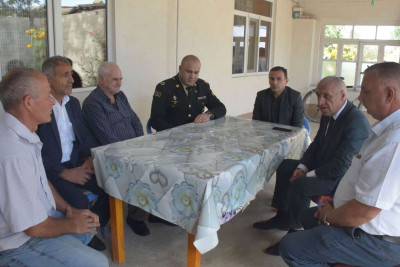 Qubadan olan yaralı hərbçilərimizin ailələrinə baş çəkilib