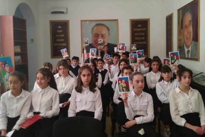 Xudatda məktəblilər şəhidlərimizin əziz xatirəsini anıblar