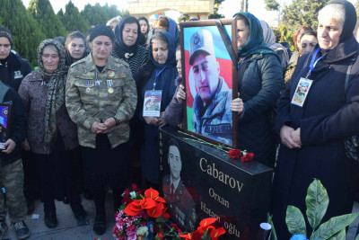 Qubalı şəhid gizir Orxan Cabarovun il mərasimi keçirilib