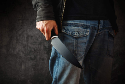 İsmayıllıda 16 yaşlı gənc ata və oğulu bıçaqlayıb