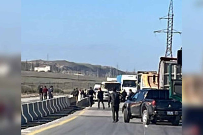Bakı-Quba yolunda qəza: tıxac yaranıb