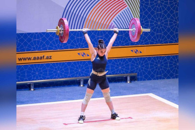 İsmayıllı: qadın idmançı ağır atletika üzrə yarışda birinci olub