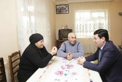 Xaçmaz: Elnur Rzayev bayram ərəfəsində şəhid ailələrini ziyarət edib