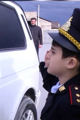 Xaçmazda şagirdlər sürücülərə “saxla” deyiblər
