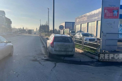 Xaçmazda avtomobil elektrik dirəyinə çarpılıb