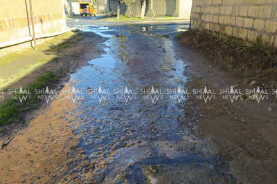 Quba: Zərdabi qəsəbəsindəki küçəyə bir həftədir çirkab sular axır