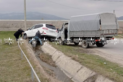 Xaçmaz-Bakı yolu: maşın kanala düşüb
