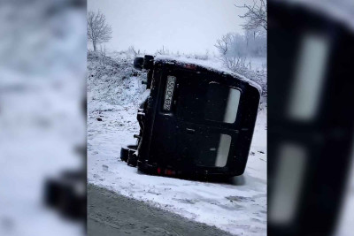 Quba-Qusar yolu: avtobus aşıb - VİDEO