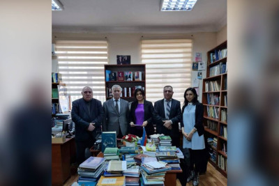 Quba: universitetin kitabxanasına yüzlərlə kitab hədiyyə edilib
