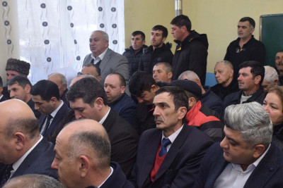Quba: icra başçısı Aşağı Xuc kəndində sakinləri qəbul edib