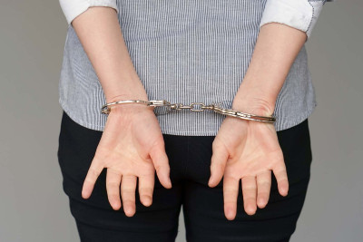 İsmayıllı: qadın 100 dəfəyə yaxın polisə “şikayət edib” və həbs olunub