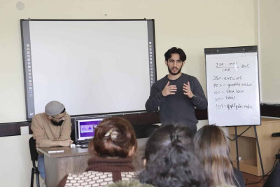 İsmayıllı: Rəssamlıq Akademiyasının məzunu seminar keçirib