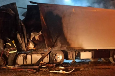 Qusar: “DAF” markalı avtomobil yanıb