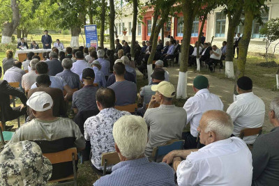 Xaçmaz rayon icra başçısı İstisu qəsəbəsində olub
