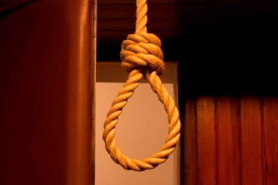 İsmayıllıda 72 yaşlı qadın özünü asıb