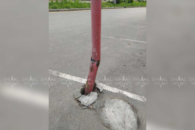 Quba şəhərində elektrik dirəyi qəzalı haldadır