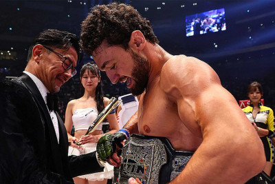 Xaçmazlı "Vugi" Vətənə “Super Rizin 2” turnirinin kəməri ilə qayıdır