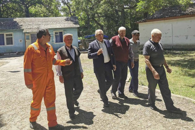 Xaçmaz: millət vəkili vətəndaşların müraciətlərini dinləyib