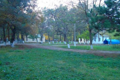 Nabranda istirahətə gələn qadını cərəyan vuraraq öldürüb