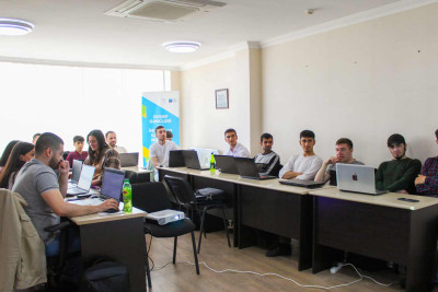 Qusarda veb proqramlaşdırmaya aid sessiya keçirilib