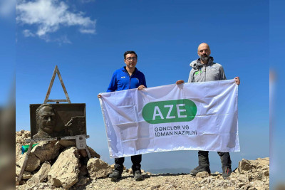 Gənclər və idman naziri “Heydər zirvəsi”nə yürüş edib