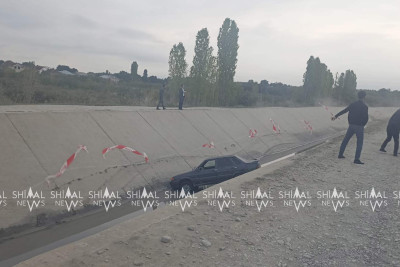 Xaçmaz: avtomobil su kanalına düşüb - FOTO