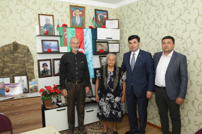 Xaçmaz: icra başçısı şəhid ailələrinə baş çəkib